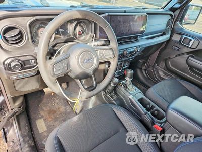 Zdjęcie 8 z 14 samochodu: 2025 JEEP WRANGLER RUBICON 4XE VIN:1C4RJXR61SW602930 - miniatura