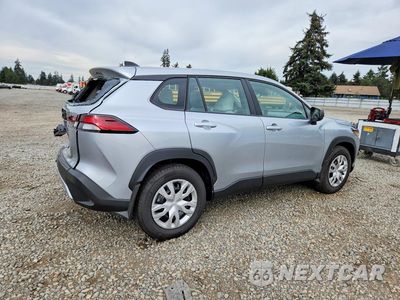 Trzecie zdjęcie samochodu z tyłu: 2026 TOYOTA COROLLA CROSS L VIN:7MUAAAAG2TV205989 - miniatura