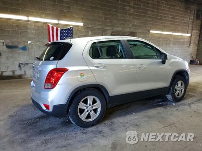 Trzecie zdjęcie samochodu z tyłu: 2018 CHEVROLET TRAX LS VIN:KL7CJNSB9JB572922 - miniatura