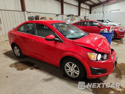 Czwarte zdjęcie samochodu z boku: 2014 CHEVROLET SONIC LT VIN:1G1JC5SH9E4186867 - miniatura