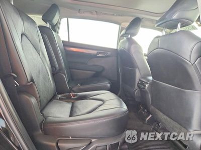 Zdjęcie 10 z 12 samochodu: 2023 TOYOTA HIGHLANDER PLATINUM VIN:5TDKDRBH8PS525478 - miniatura