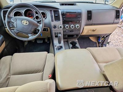 Zdjęcie 8 z 12 samochodu: 2011 TOYOTA SEQUOIA SR5 VIN:5TDBY5G16BS043447 - miniatura