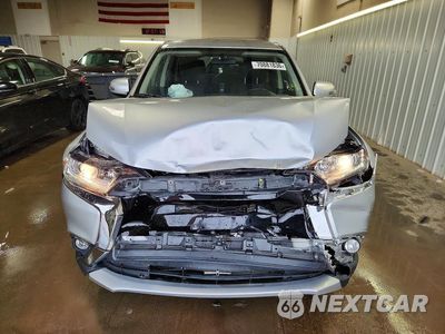 Piąte zdjęcie samochodu w środku: 2018 MITSUBISHI OUTLANDER SE VIN:JA4AD3A30JZ021179 - miniatura