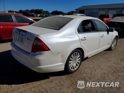Trzecie zdjęcie samochodu z tyłu: 2010 FORD FUSION HYBRID VIN:3FADP0L31AR295751 - miniatura