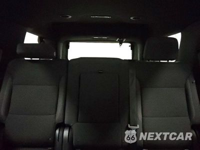 Zdjęcie 10 z 13 samochodu: 2023 CHEVROLET TAHOE C1500 LS VIN:1GNSCMKD4PR101837 - miniatura