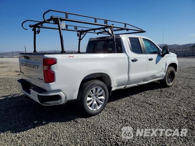 Trzecie zdjęcie samochodu z tyłu: 2022 CHEVROLET SILVERADO LTD K1500 CUSTOM VIN:1GCRYBEKXNZ207777 - miniatura