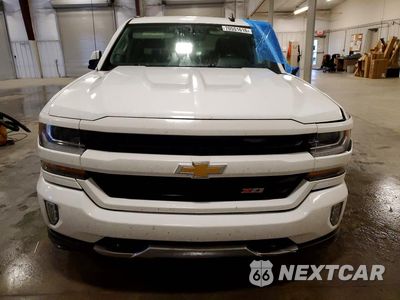 Piąte zdjęcie samochodu w środku: 2018 CHEVROLET SILVERADO K1500 LT VIN:3GCUKREC8JG319520 - miniatura