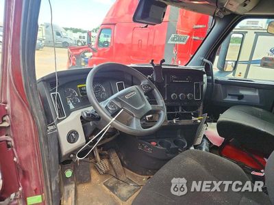 Zdjęcie 8 z 13 samochodu: 2024 FREIGHTLINER CASCADIA 126 SEMI TRUCK VIN:3AKJHLDV5RSUY0694 - miniatura