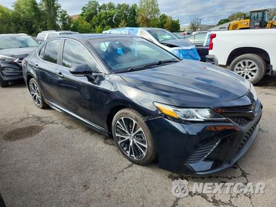Czwarte zdjęcie samochodu z boku: 2019 TOYOTA CAMRY L VIN:4T1B11HK3KU209807 - miniatura