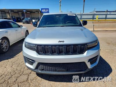 Piąte zdjęcie samochodu w środku: 2023 JEEP GRAND CHEROKEE LAREDO VIN:1C4RJHAG4P8866598 - miniatura