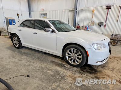 Czwarte zdjęcie samochodu z boku: 2015 CHRYSLER 300C VIN:2C3CCAKG8FH899574 - miniatura