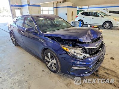 Czwarte zdjęcie samochodu z boku: 2019 KIA OPTIMA S VIN:5XXGT4L34KG372879 - miniatura