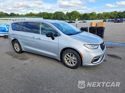 Czwarte zdjęcie samochodu z boku: 2024 CHRYSLER PACIFICA TOURING L VIN:2C4RC1BG0RR179870 - miniatura
