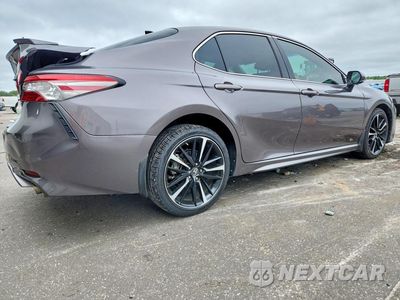 Trzecie zdjęcie samochodu z tyłu: 2019 TOYOTA CAMRY XSE VIN:4T1B61HK7KU735407 - miniatura