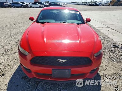 Piąte zdjęcie samochodu w środku: 2016 FORD MUSTANG VIN:1FA6P8AM7G5292061 - miniatura