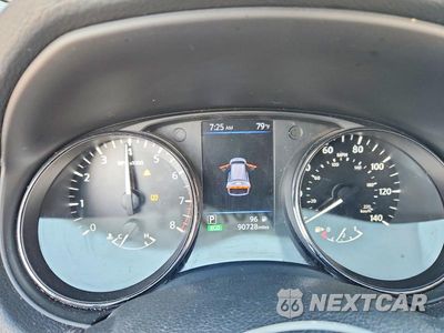 Zdjęcie 9 z 14 samochodu: 2018 NISSAN ROGUE SV VIN:5N1AT2MV4JC722788 - miniatura