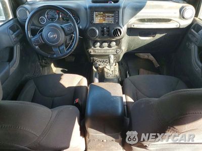 Zdjęcie 8 z 12 samochodu: 2016 JEEP WRANGLER UNLIMITED SPORT VIN:1C4BJWDGXGL260415 - miniatura