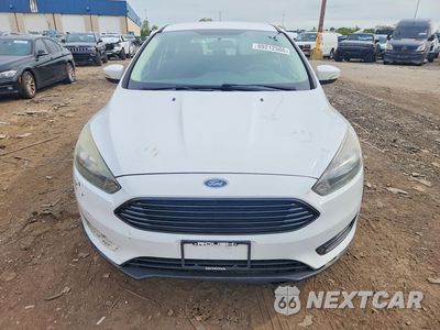 Piąte zdjęcie samochodu w środku: 2016 FORD FOCUS SE VIN:1FADP3KE8GL403732 - miniatura