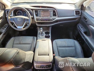 Zdjęcie 8 z 13 samochodu: 2016 TOYOTA HIGHLANDER LE PLUS VIN:5TDZKRFH0GS125753 - miniatura