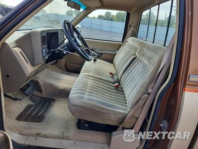 Zdjęcie 7 z 12 samochodu: 1990 CHEVROLET GMT-400 C2500 VIN:1GCGC24K4LE181088 - miniatura