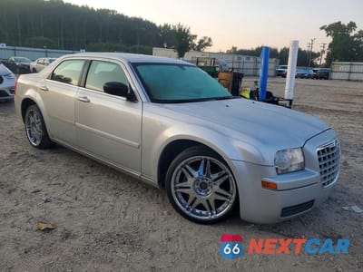 Czwarte zdjęcie samochodu z boku: 2005 CHRYSLER 300 VIN:2C3AA43R55H568142 - miniatura
