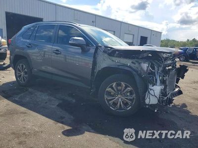 Czwarte zdjęcie samochodu z boku: 2024 TOYOTA RAV4 XLE PREMIUM VIN:JTMB6RFV9RD125308 - miniatura