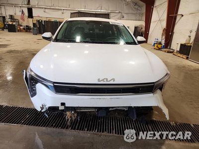 Piąte zdjęcie samochodu w środku: 2026 KIA K4 LXS VIN:3KPFT4DEXTE356739 - miniatura