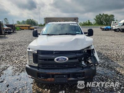 Piąte zdjęcie samochodu w środku: 2019 FORD F250 SUPER DUTY VIN:1FTBF2A68KED14863 - miniatura