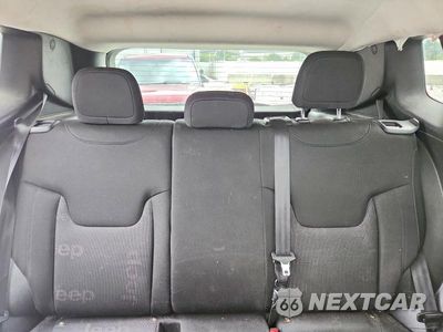 Zdjęcie 10 z 14 samochodu: 2016 JEEP RENEGADE LATITUDE VIN:ZACCJBBT1GPC52244 - miniatura