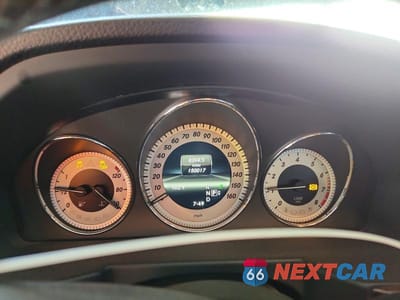 Zdjęcie 9 z 13 samochodu: 2013 MERCEDES-BENZ GLK 350 VIN:WDCGG5HB5DG072817 - miniatura