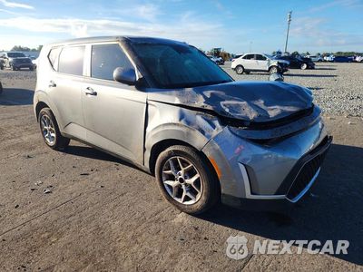 Czwarte zdjęcie samochodu z boku: 2023 KIA SOUL S VIN:KNDJ23AU2P7858962 - miniatura