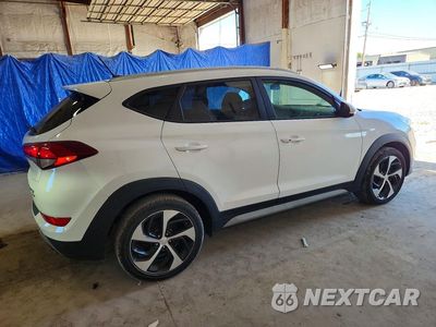 Trzecie zdjęcie samochodu z tyłu: 2017 HYUNDAI TUCSON SPORT VIN:KM8J3CA25HU400827 - miniatura