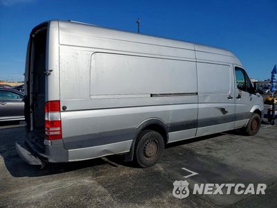 Trzecie zdjęcie samochodu z tyłu: 2017 MERCEDES-BENZ SPRINTER 2500 DELIVERY VAN VIN:WD3PE8CD8HP557264 - miniatura