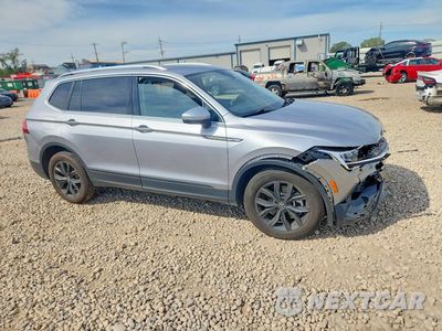 Czwarte zdjęcie samochodu z boku: 2024 VOLKSWAGEN TIGUAN SE VIN:3VVMB7AX9RM076179 - miniatura