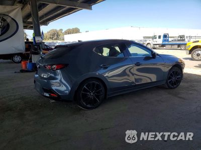 Trzecie zdjęcie samochodu z tyłu: 2019 MAZDA 3 PREMIUM VIN:JM1BPANMXK1132024 - miniatura