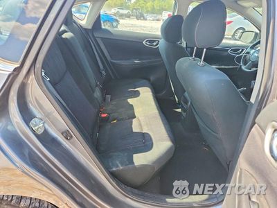 Zdjęcie 10 z 12 samochodu: 2019 NISSAN SENTRA SV VIN:3N1AB7AP7KY419798 - miniatura