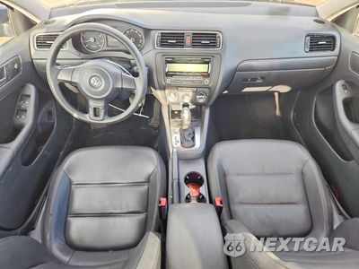 Zdjęcie 8 z 12 samochodu: 2012 VOLKSWAGEN JETTA SE VIN:3VWDP7AJ1CM121860 - miniatura