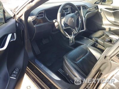 Zdjęcie 8 z 13 samochodu: 2016 TESLA MODEL S VIN:5YJSA1E17GF170610 - miniatura