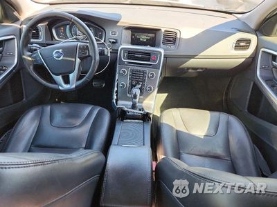 Zdjęcie 8 z 12 samochodu: 2016 VOLVO S60 PREMIER VIN:YV126MFK1G2407552 - miniatura