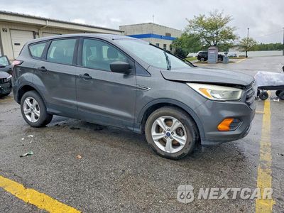 Czwarte zdjęcie samochodu z boku: 2017 FORD ESCAPE S VIN:1FMCU0F72HUB98876 - miniatura