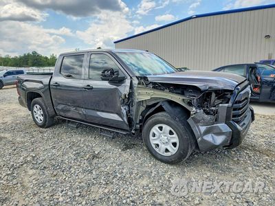 Czwarte zdjęcie samochodu z boku: 2026 TOYOTA TUNDRA SR VIN:5TFKB5AB5TX053532 - miniatura