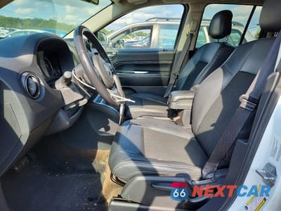 Zdjęcie 7 z 13 samochodu: 2014 JEEP COMPASS LATITUDE VIN:1C4NJDEB7ED828910 - miniatura