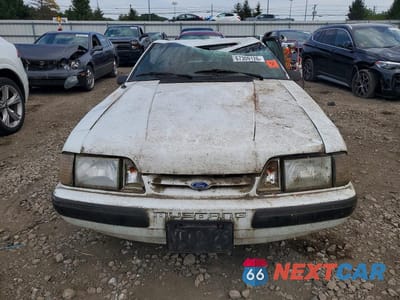 Piąte zdjęcie samochodu w środku: 1989 FORD MUSTANG LX VIN:1FABP41A2KF270470 - miniatura