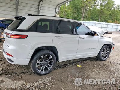Trzecie zdjęcie samochodu z tyłu: 2023 JEEP GRAND CHEROKEE OVERLAND VIN:1C4RJHDG0PC670523 - miniatura