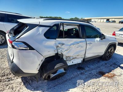 Trzecie zdjęcie samochodu z tyłu: 2019 TOYOTA RAV4 XLE VIN:JTMP1RFV3KD024484 - miniatura