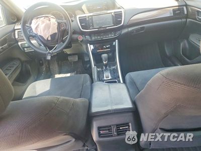 Zdjęcie 8 z 12 samochodu: 2016 HONDA ACCORD EX VIN:1HGCR2F70GA029443 - miniatura