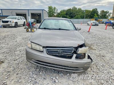 Piąte zdjęcie samochodu w środku: 2000 TOYOTA CAMRY LE VIN:4T1BG22K0YU679928 - miniatura