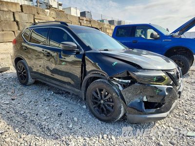 Czwarte zdjęcie samochodu z boku: 2017 NISSAN ROGUE SV VIN:5N1AT2MV1HC758531 - miniatura