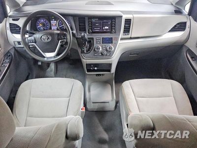 Zdjęcie 8 z 14 samochodu: 2020 TOYOTA SIENNA L VIN:5TDZZ3DC0LS085572 - miniatura
