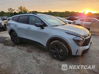 Czwarte zdjęcie samochodu z boku: 2025 KIA SPORTAGE X LINE VIN:5XYK6CDF6SG264196 - miniatura